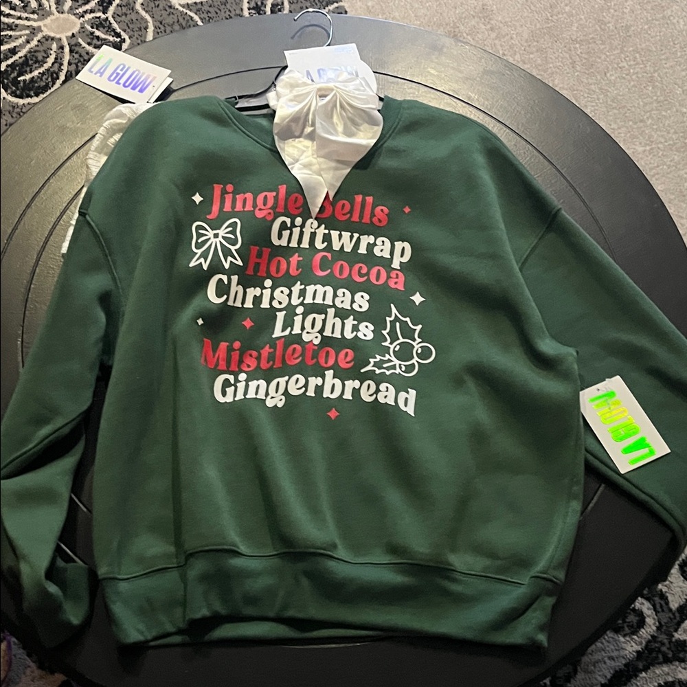 CHRISTMAS 🎄 LA Glow Green Holiday Sweatshirt with bow and shorts